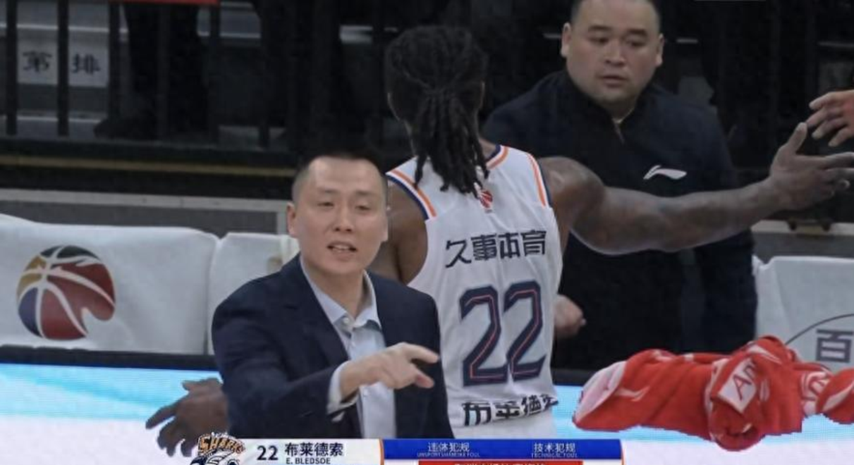 中国选手破纪录赛场风头夺眼